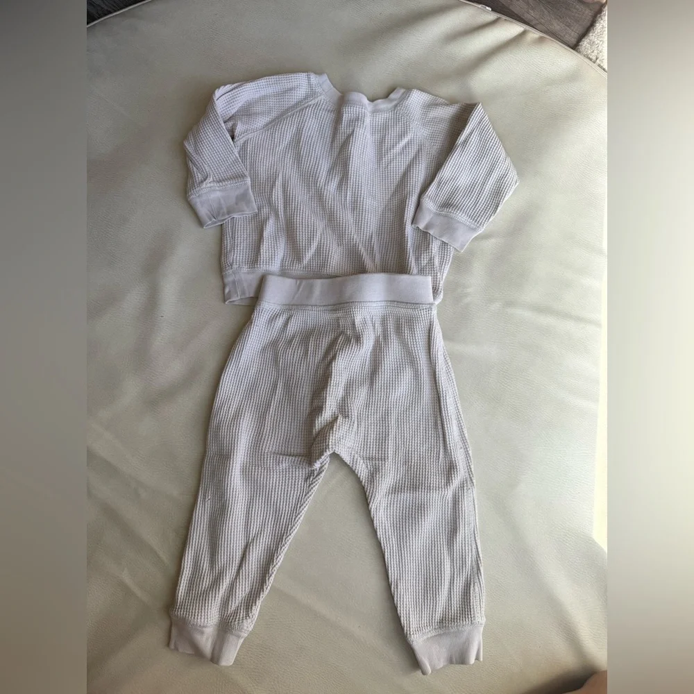 Bundle of boy pajamas gap,Uniqlo and wondershop